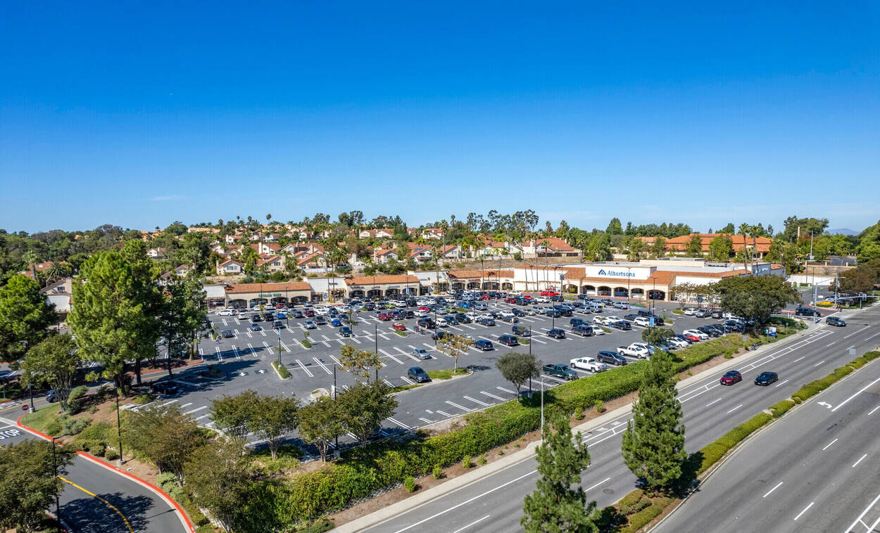 landscape maintenance service retail properties